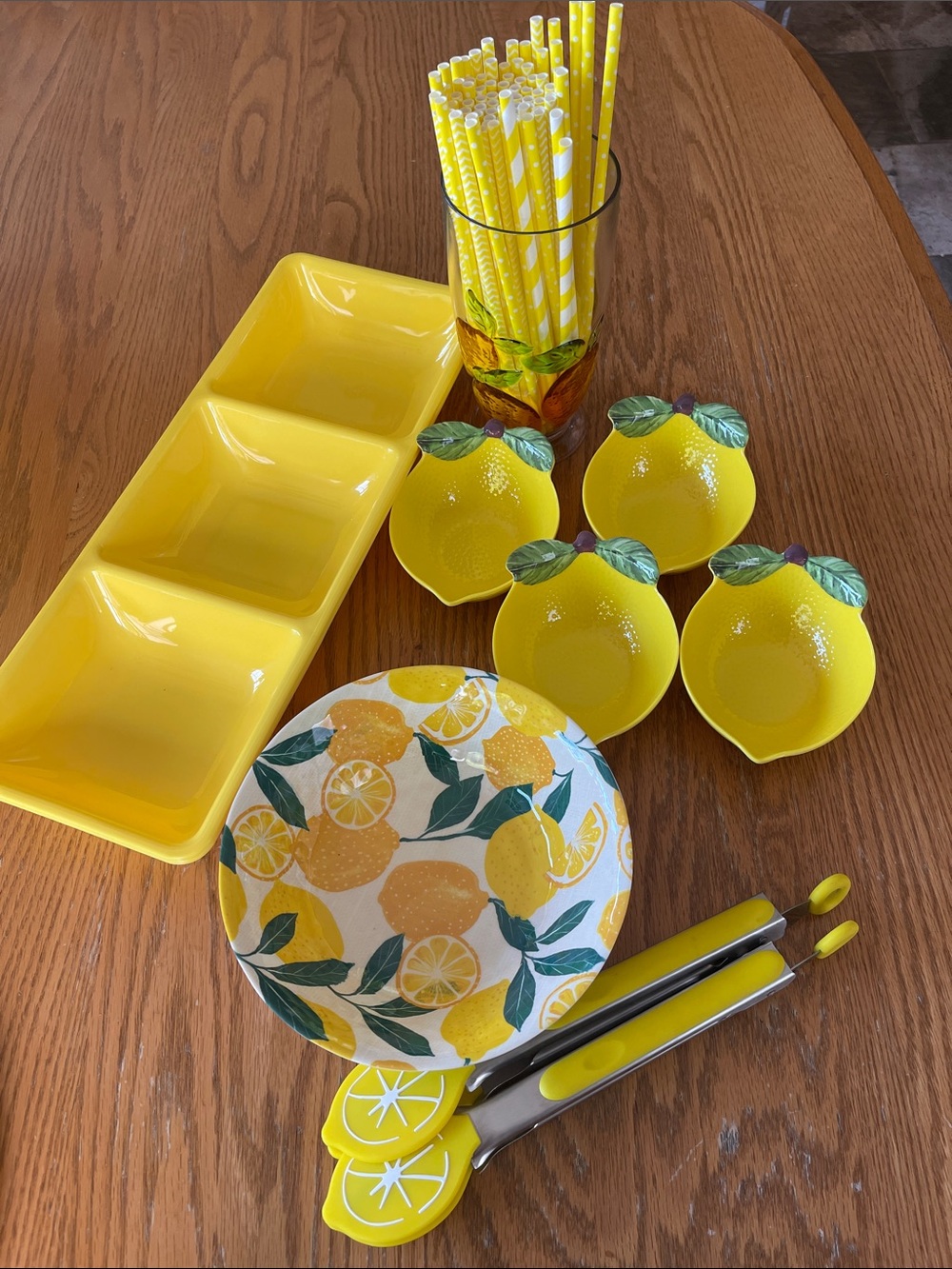 Lemon-Themed Serving Set - Yellow 🌺